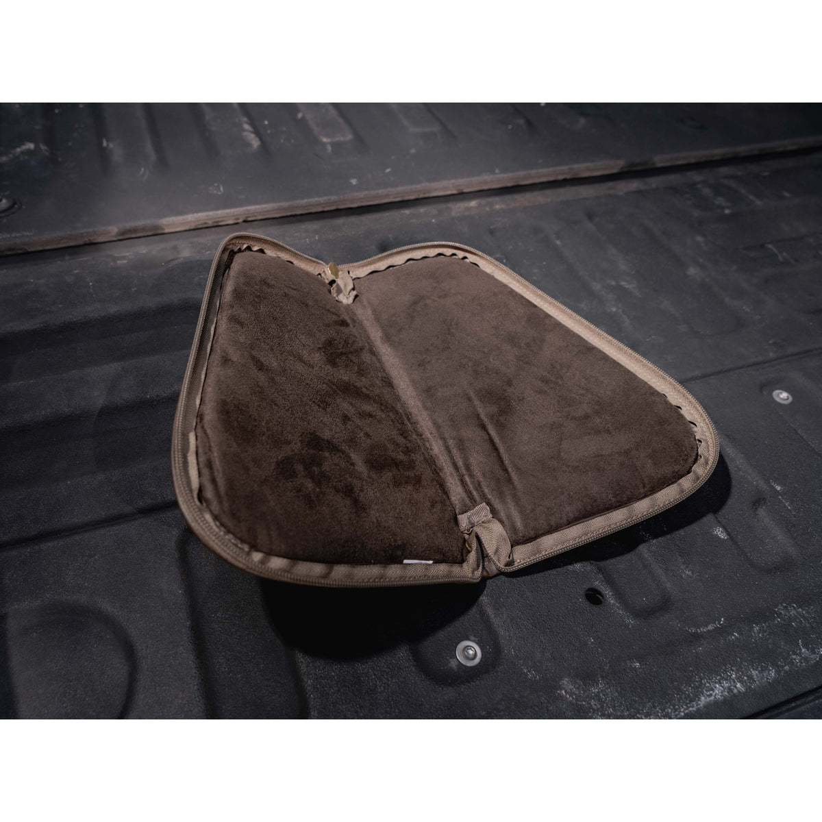 Evolution Outdoor - President 8" Quilted Pistol Case