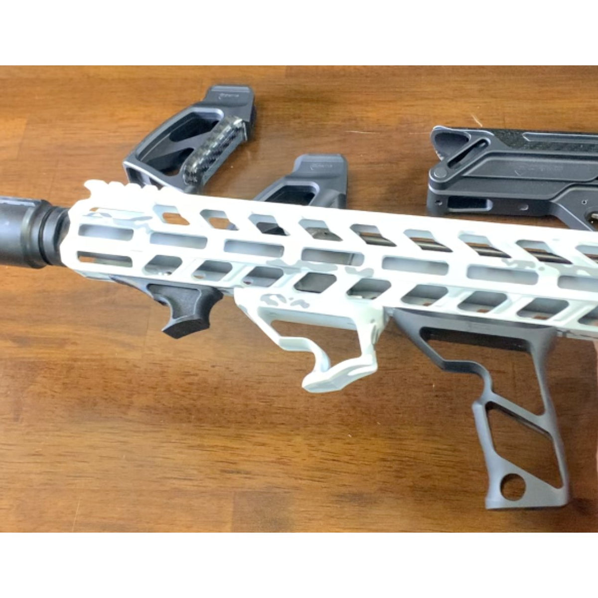 Fortis Manufacturing - SHIFT Reversible Handstop - Carbon Fiber FDE