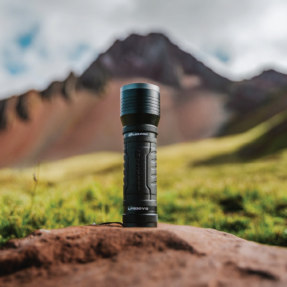 LUXPRO - Focusing LED Flashlight 1050 Lumens