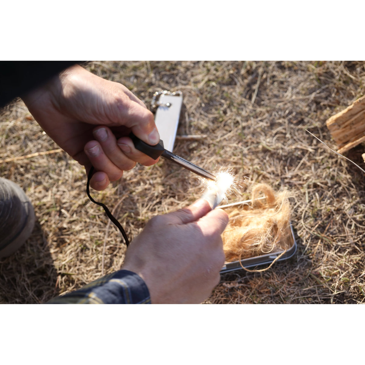 Coghlans - Fire-in-a-Box Campfire Kit