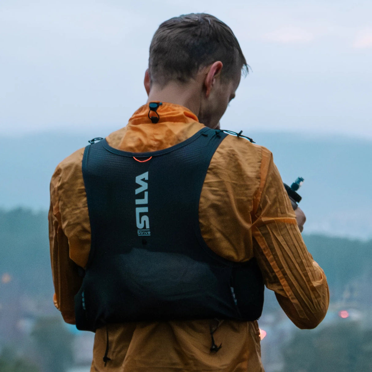 SILVA - Strive Fly Vest MD Black