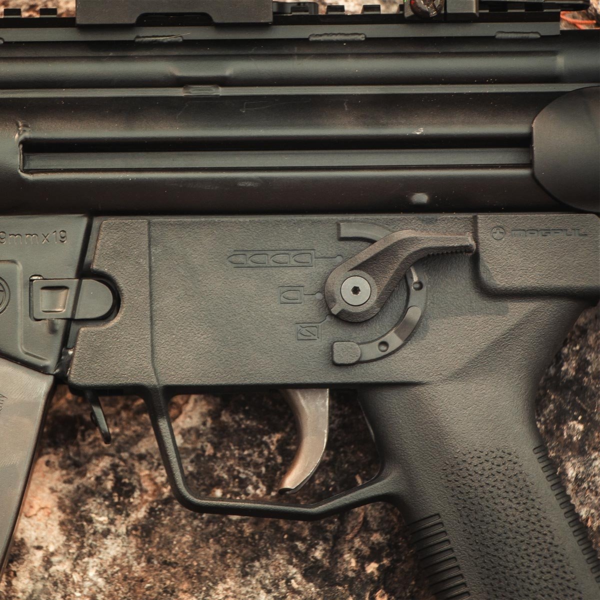Magpul - ESK Selector Ambidextrous Selector Grip Module - Black
