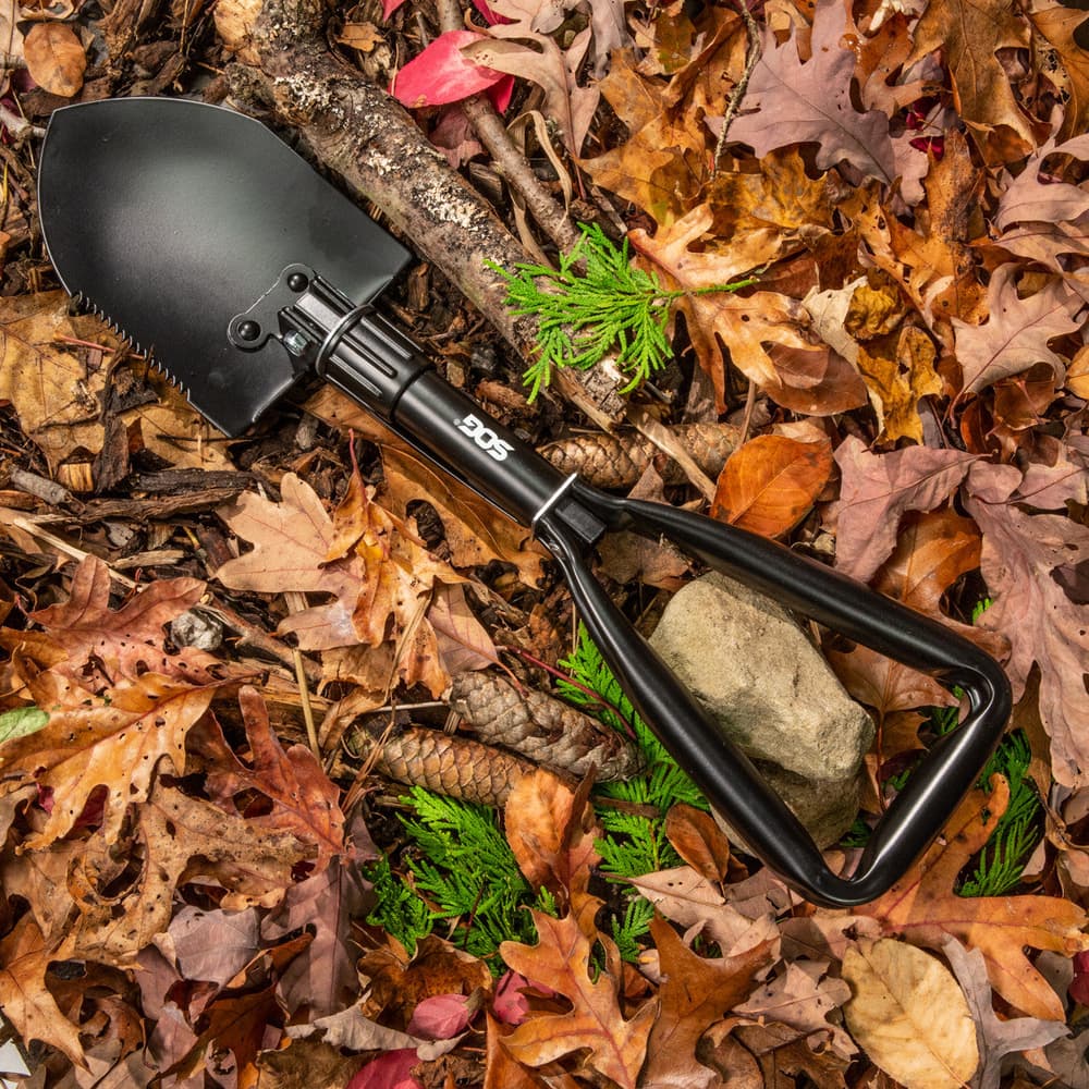 SOG - Folding Entrenching Tool - Compact, Heavy-Duty Shovel with Tempered Steel Blade