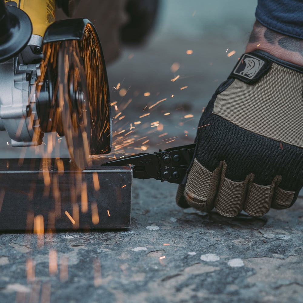 SOG - PowerAccess Deluxe, 21 Tool Multi-Tool, Stainless Steel, Black Oxide Finish, Black