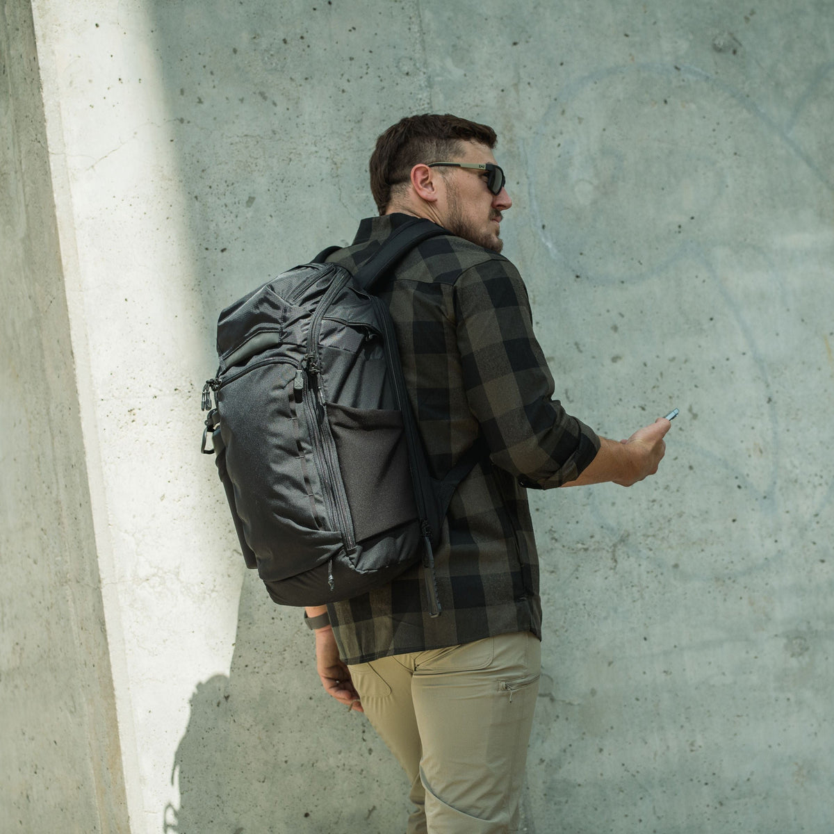 Vertx - Gamut 32L Backpack - Black — view 23