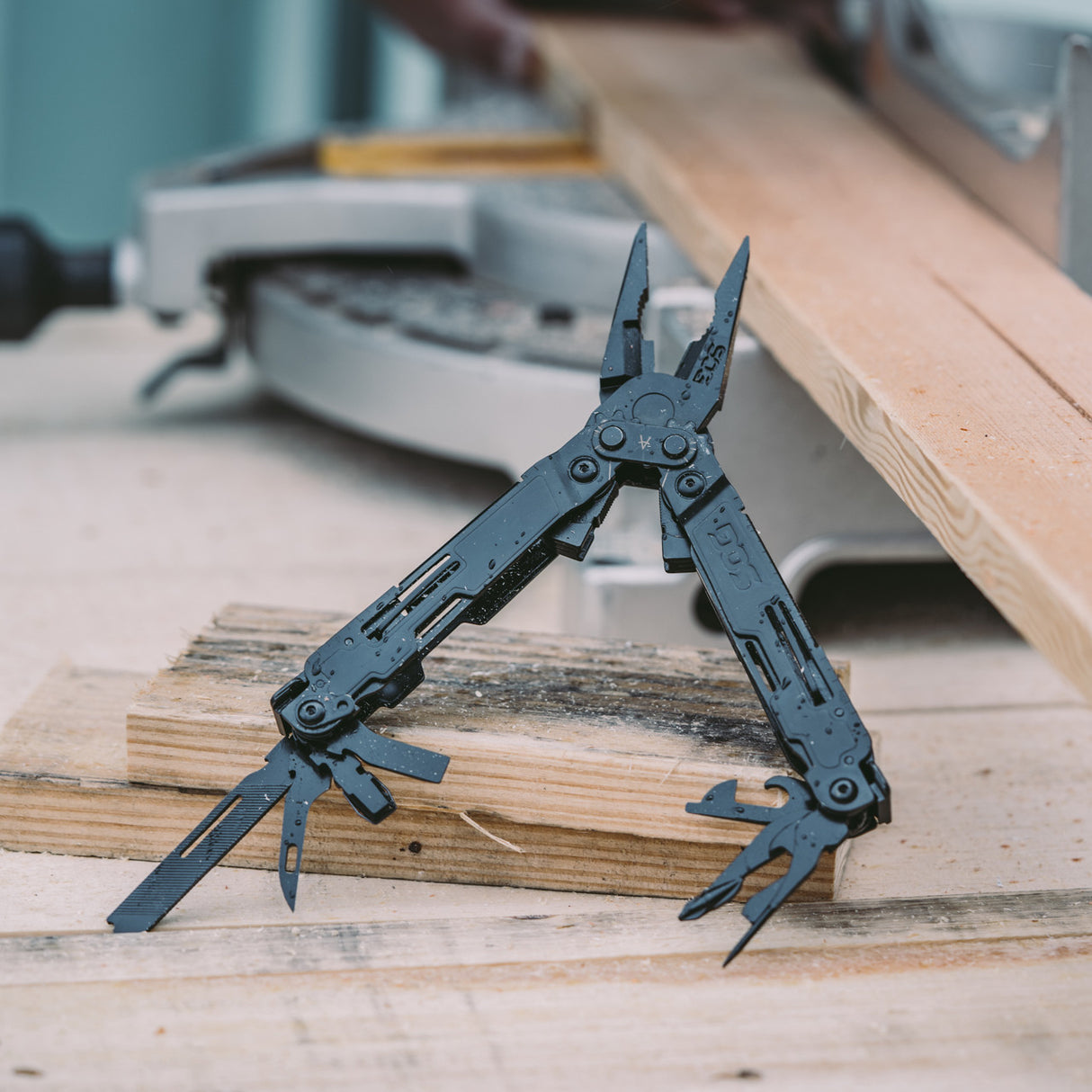 SOG - PowerAccess, 18 Tool Multi-Tool, 5Cr15MoV Steel, Black Oxide Finish