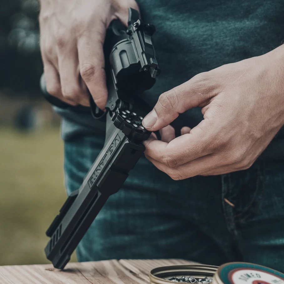 Crosman - Vigilante CO2 Air Pistol (.177/BB, Black)