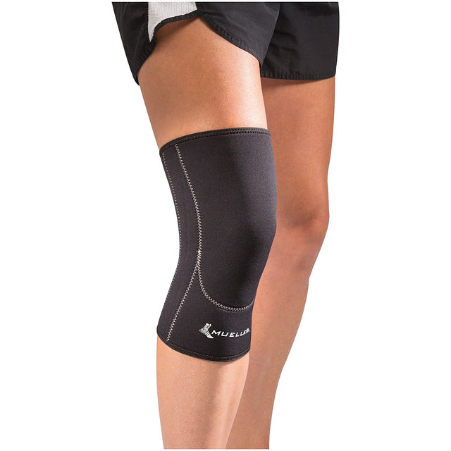 MUELLER - Knee Closed Patella Sleeve Small