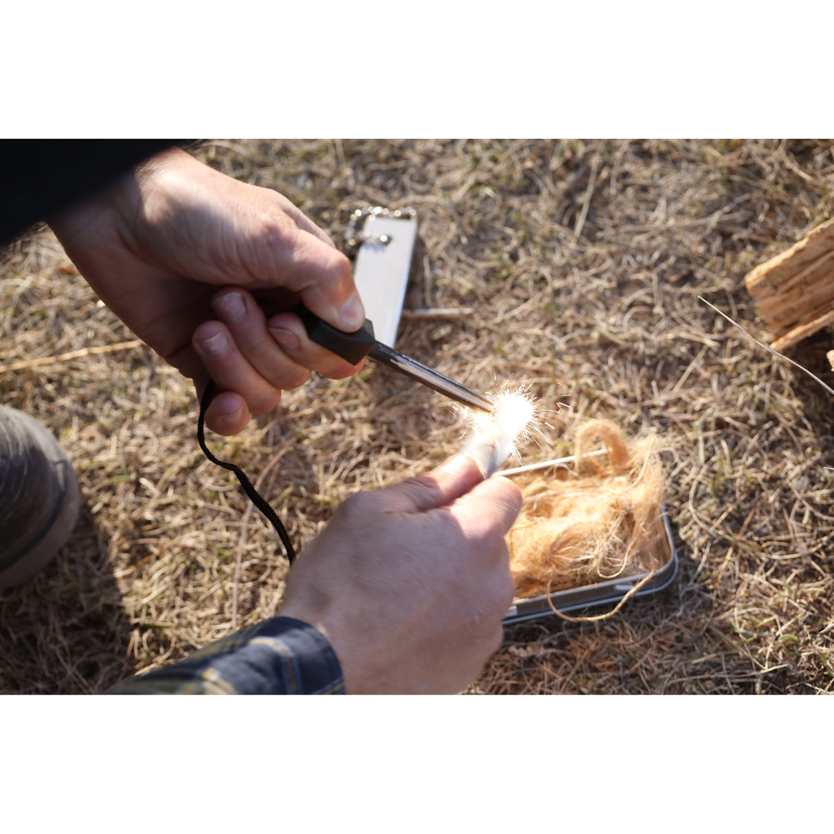 Coghlans - Fire-in-a-Box Campfire Kit