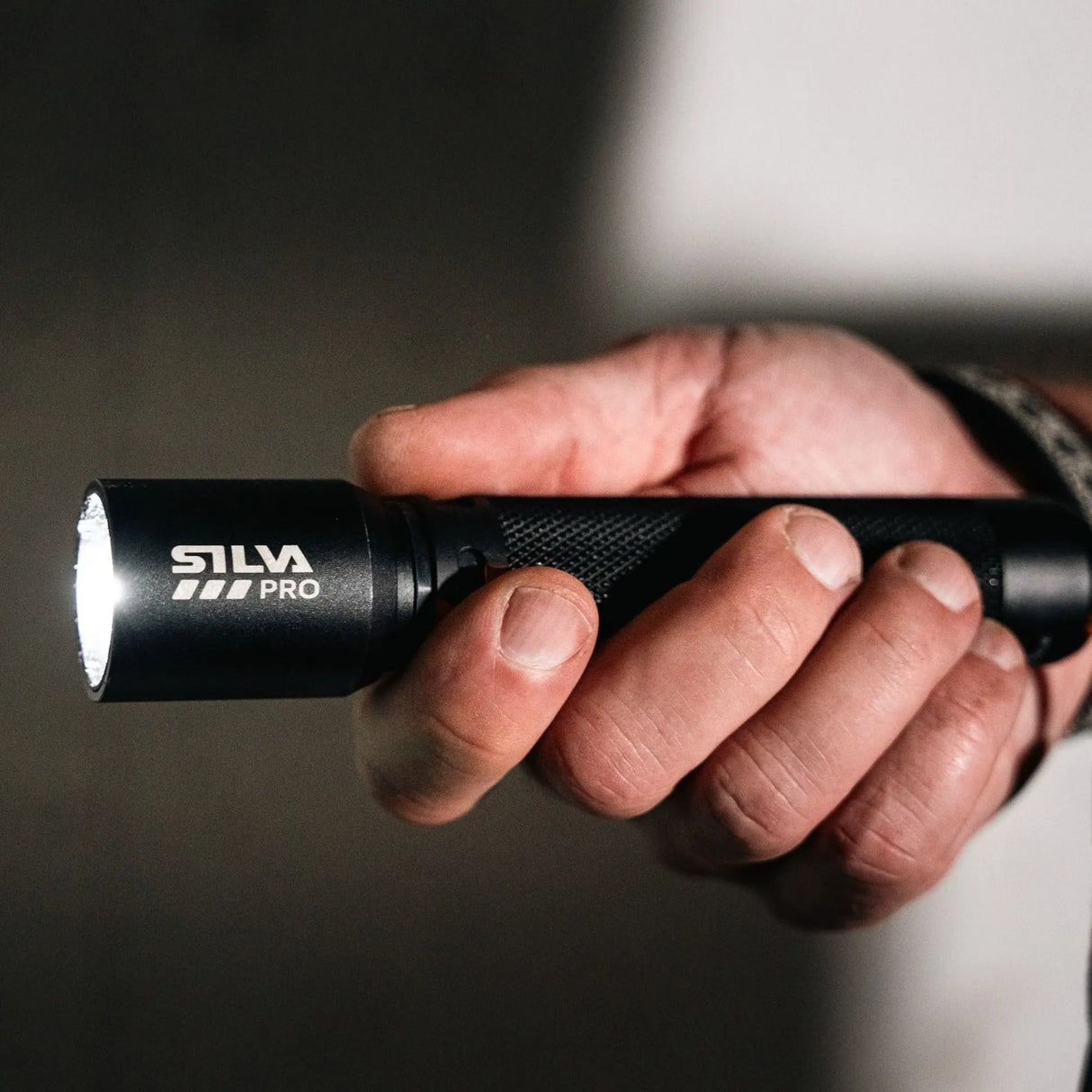 SILVA - Zoomlight 1000 Flashlight Black