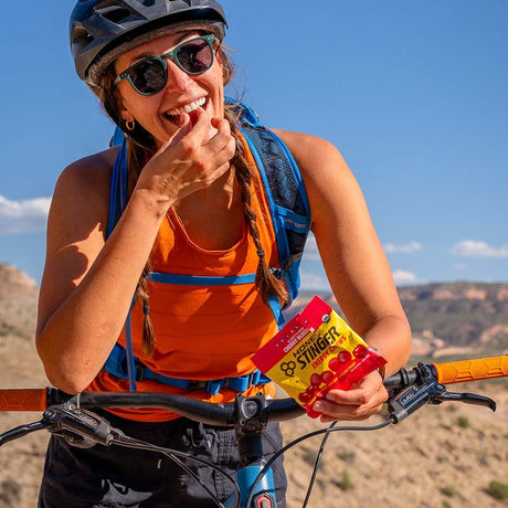 HONEY STINGER - Energy Chews Cherry