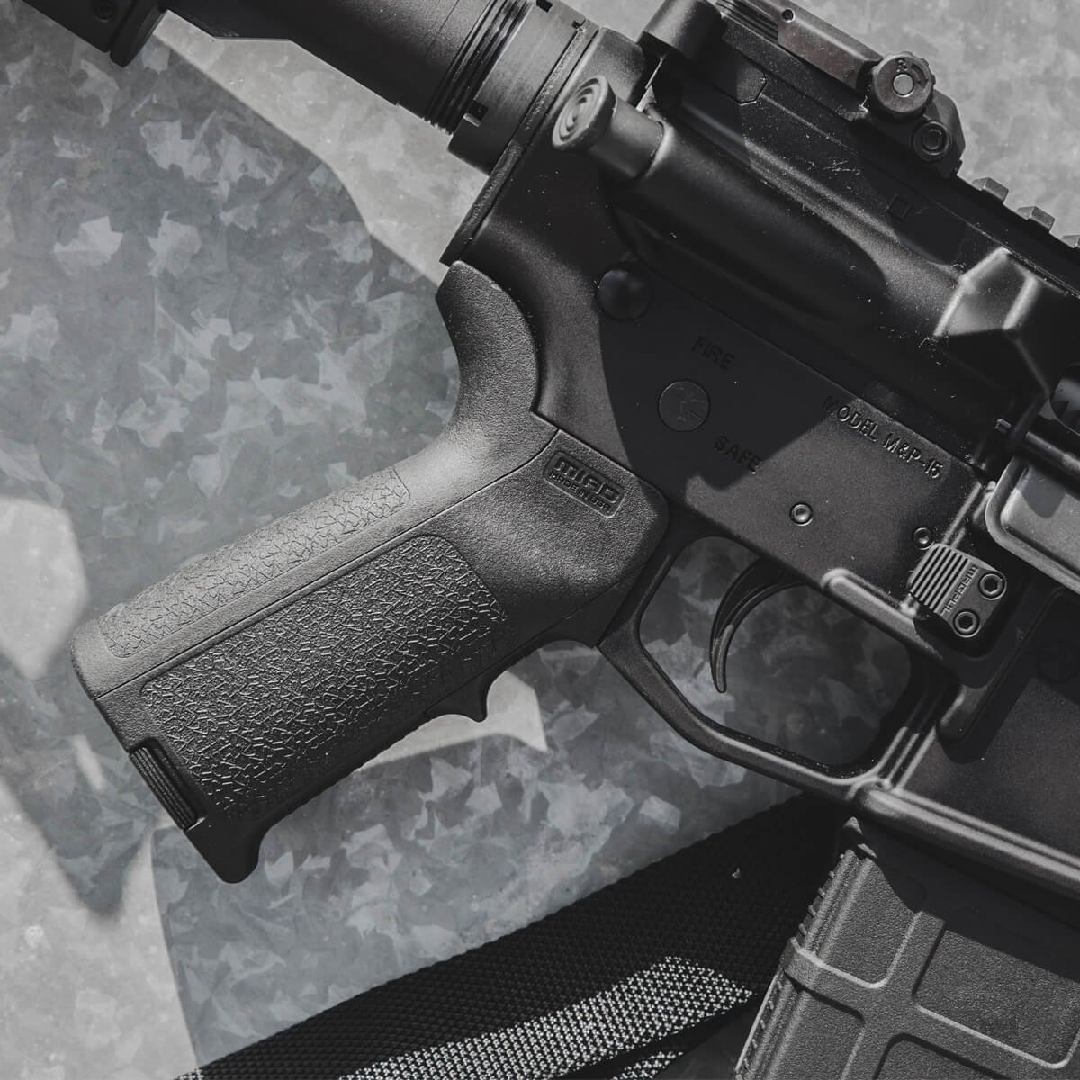 Magpul - MIAD GEN 1.1 Grip Kit Type 1 Customizable Grip - Flat Dark Earth