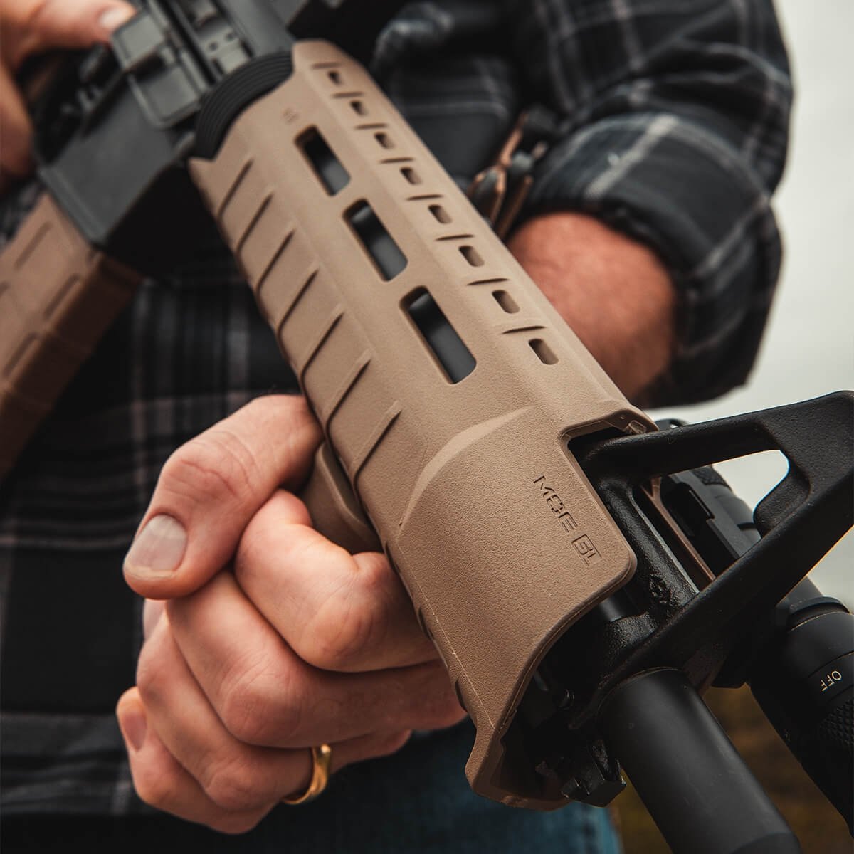 Magpul - MOE SL Hand Guard Carbine-Length M-LOK Compatible - Flat Dark Earth