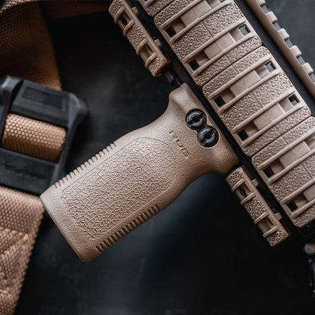 Magpul Industries - RVG® Rail Vertical Grip in Flat Dark Earth