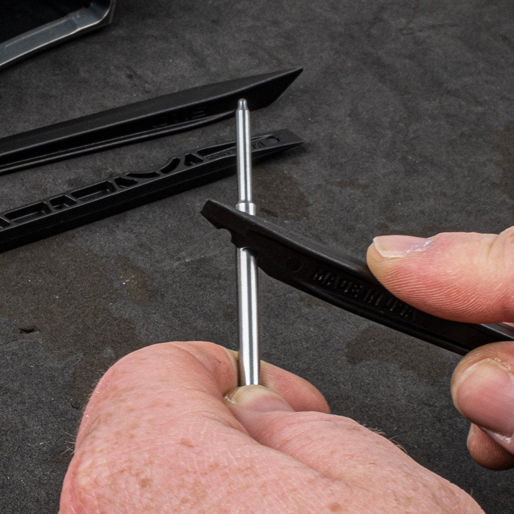 Otis Technology - Multi-Purpose Scraper & Brush Set