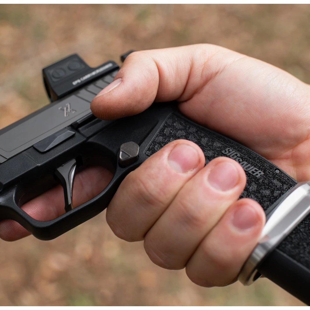 True Precision - Extended Magazine Release for Sig P365 - Black