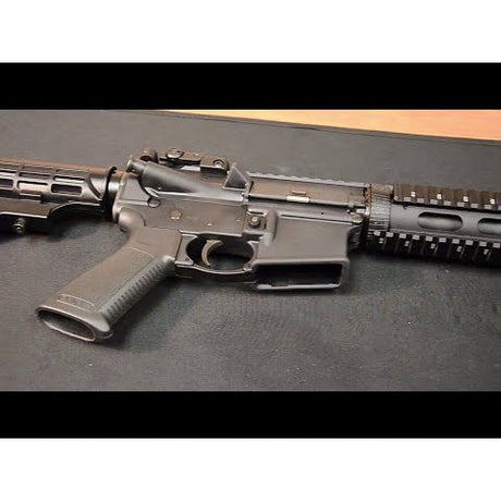 Leapers UTG - PRO Model 4/15 Carbine Quad Rail - Black