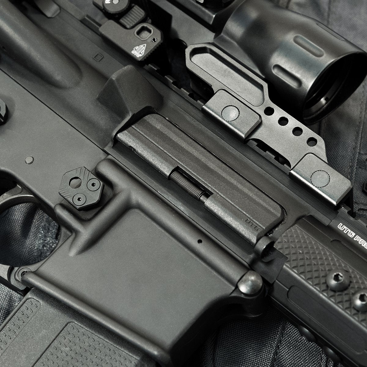Leapers UTG - Quick Install Dust Cover for .223/5.56 - Black